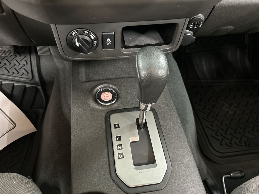 2020 Nissan Frontier S - Photo 17