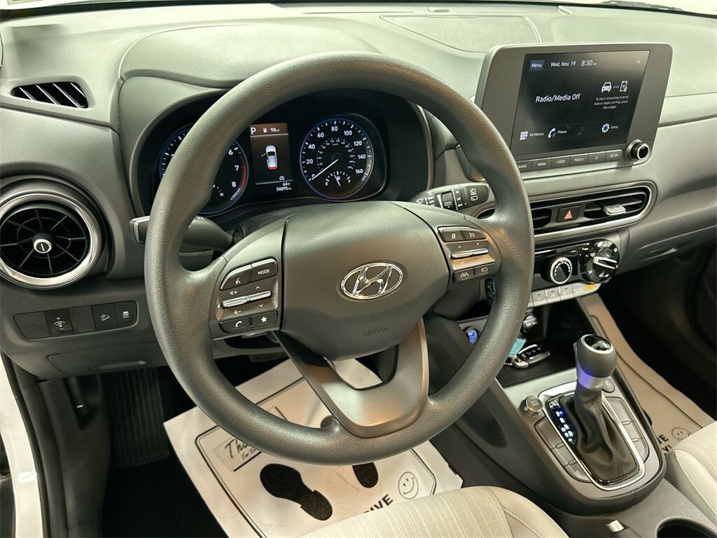2023 Hyundai Kona SEL photo 2