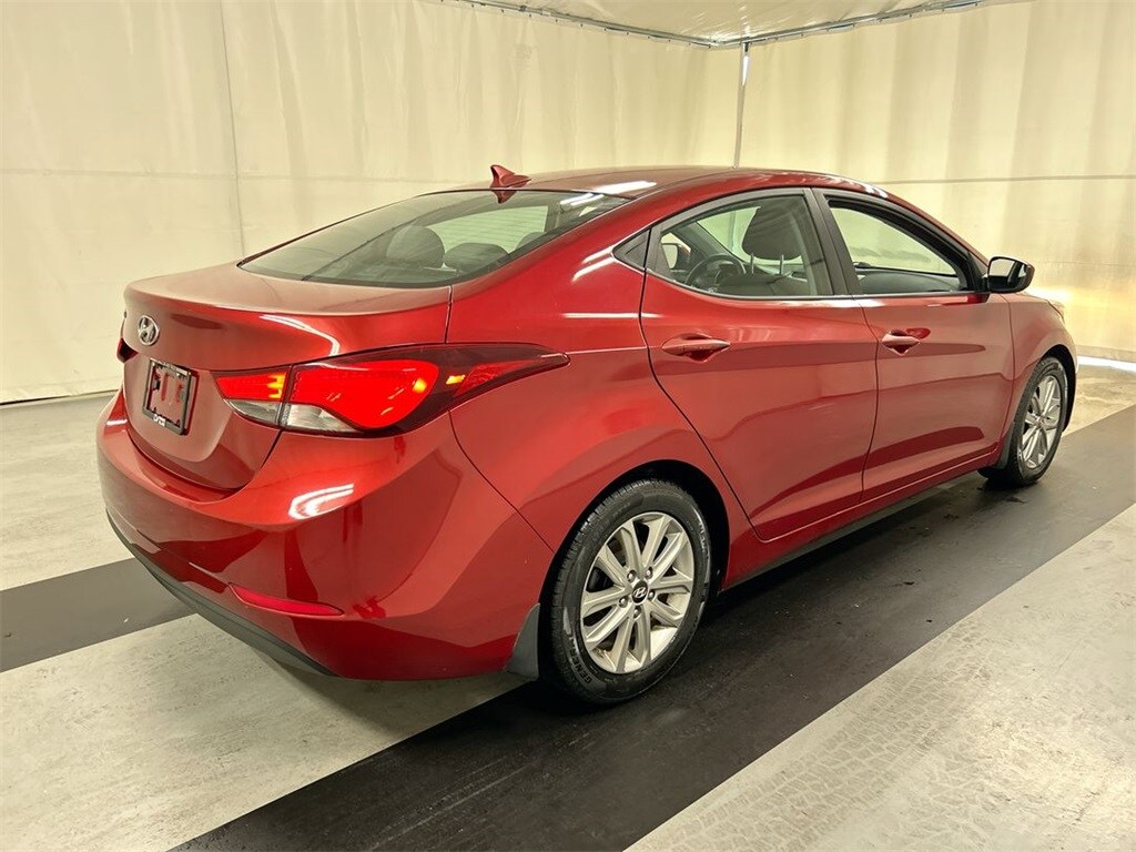 2016 Hyundai Elantra SE photo 2
