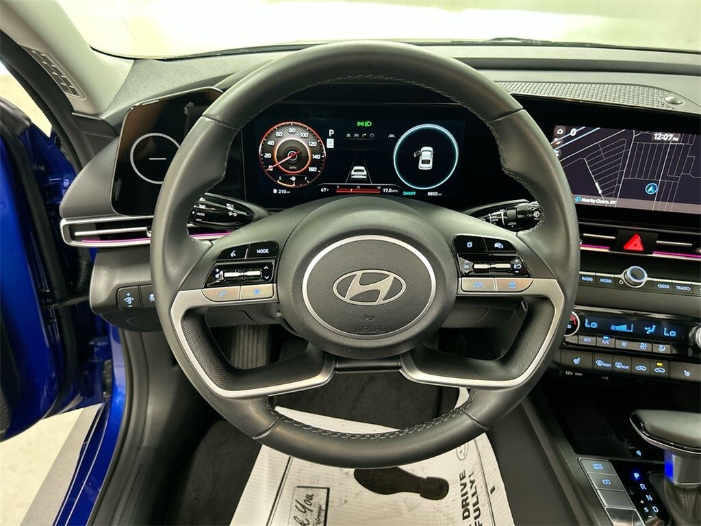 2024 Hyundai Elantra SEL photo 4