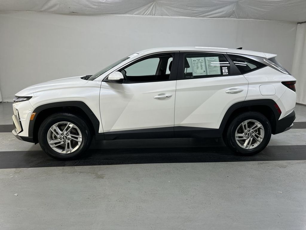2025 Hyundai Tucson SE - Photo 6