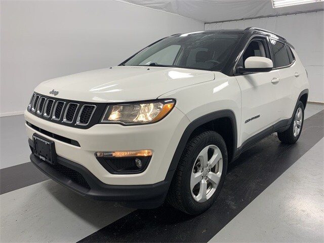 2019 Jeep Compass Latitude photo 2