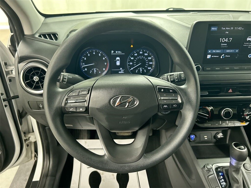 2023 Hyundai Kona SEL photo 2