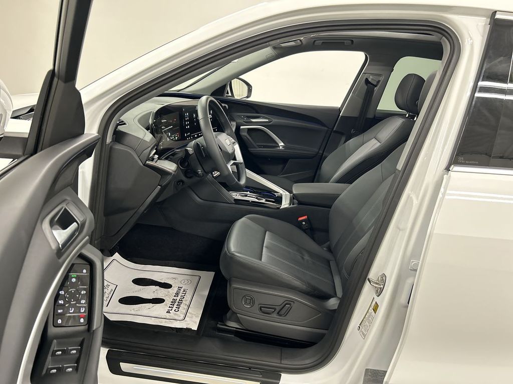 2025 Audi Q5 Premium - Photo 10