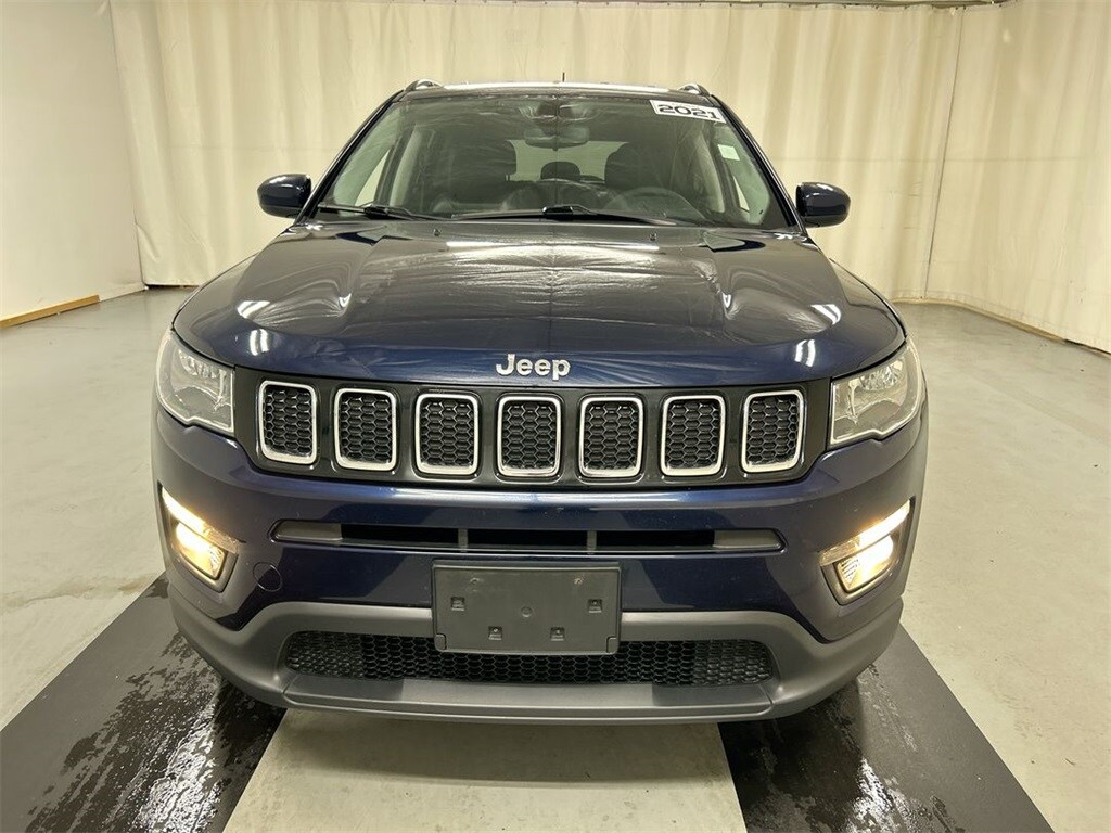 2021 Jeep Compass Latitude photo 2