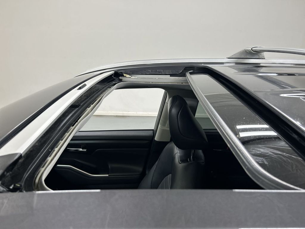2022 Toyota Highlander XLE - Photo 19