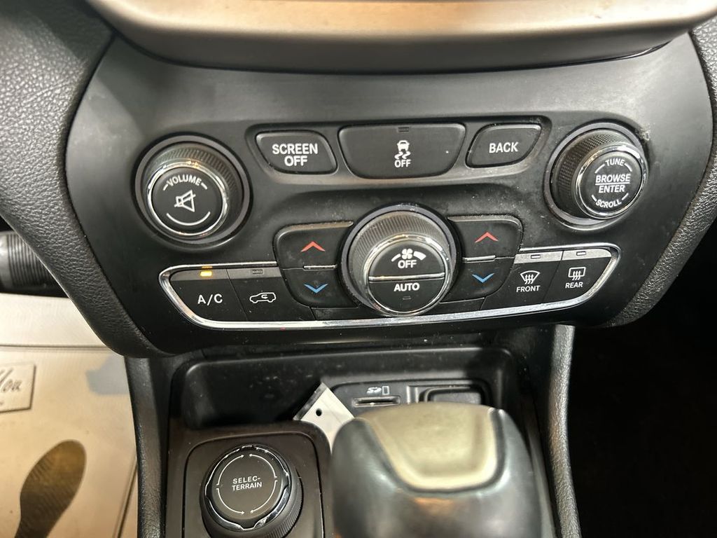 2017 Jeep Cherokee Limited - Photo 16