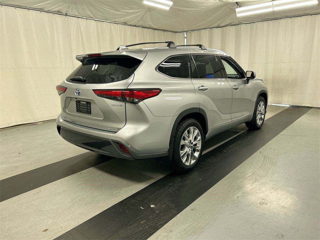 2023 Toyota Highlander Hybrid Limited photo 2