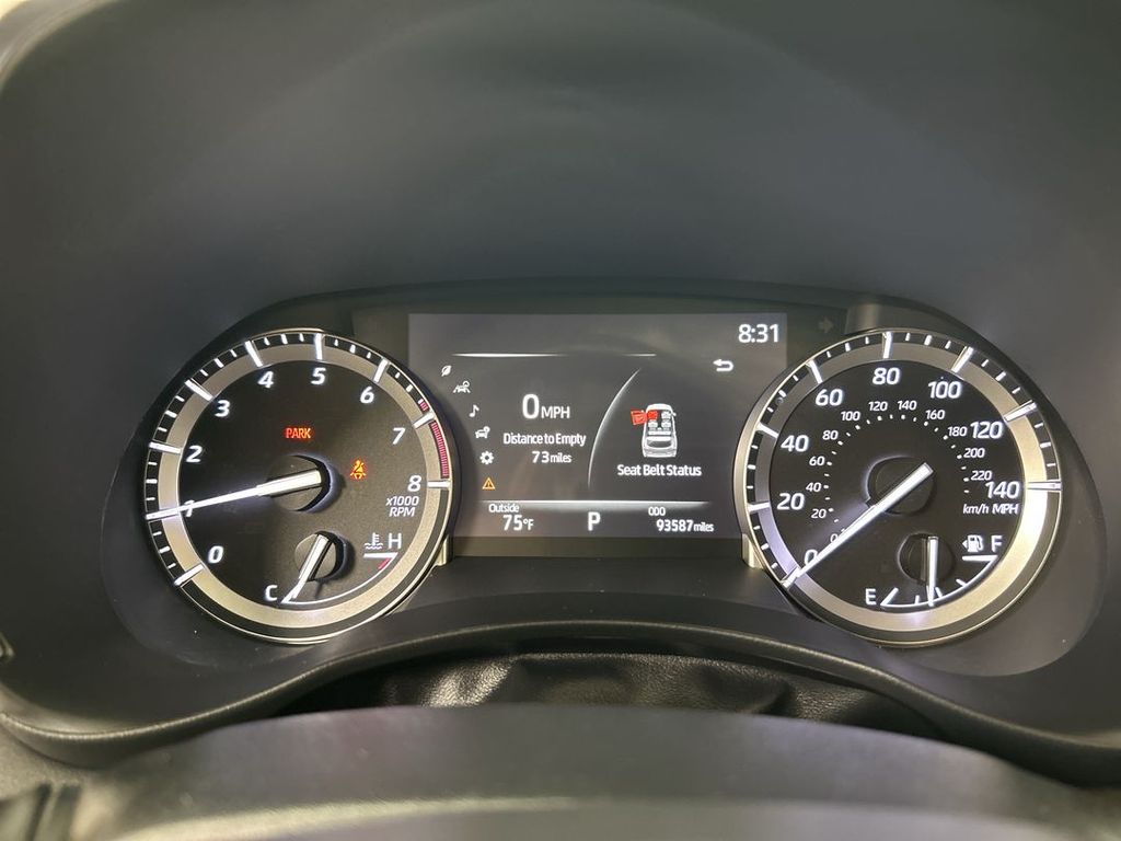 2022 Toyota Highlander XLE - Photo 13