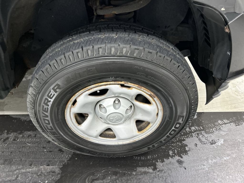 2019 Toyota Tacoma SR - Photo 8