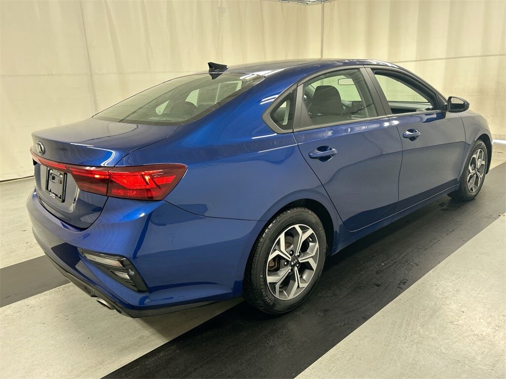 2019 Kia Forte LXS photo 2