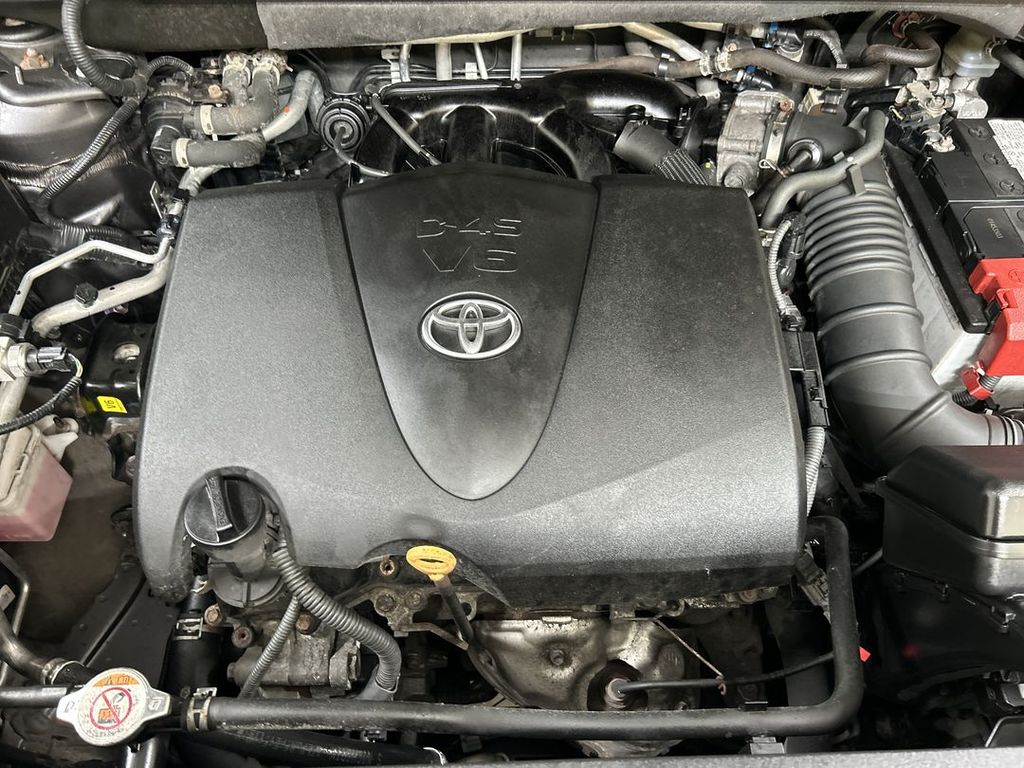 2022 Toyota Highlander XLE - Photo 25