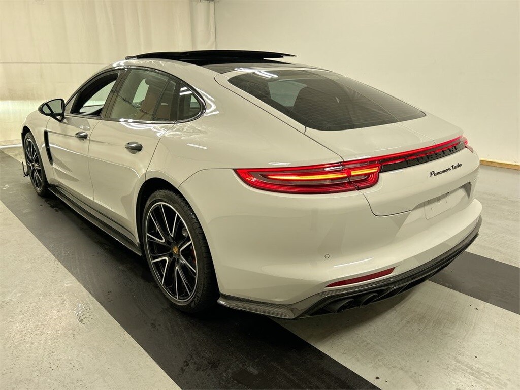 2019 Porsche Panamera Turbo photo 4