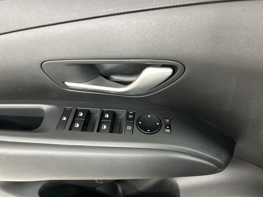 2025 Hyundai Tucson SE - Photo 11