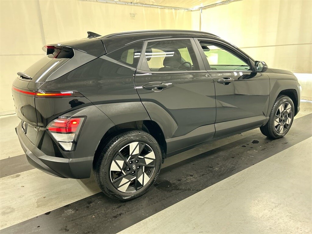 2025 Hyundai Kona SEL photo 2