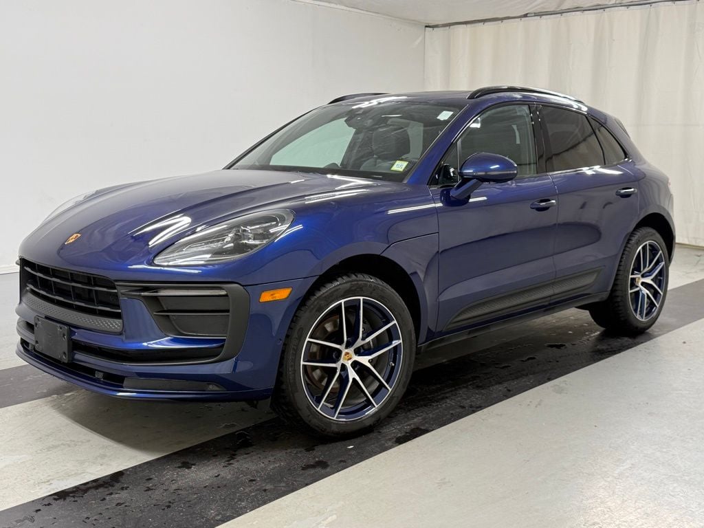 2022 Porsche Macan Base
