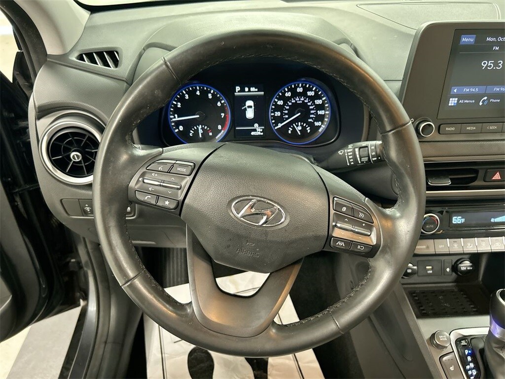 2022 Hyundai Kona SEL photo 3
