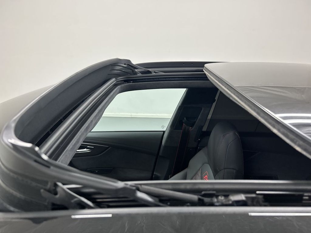 2025 Audi RS Q8 Base - Photo 20