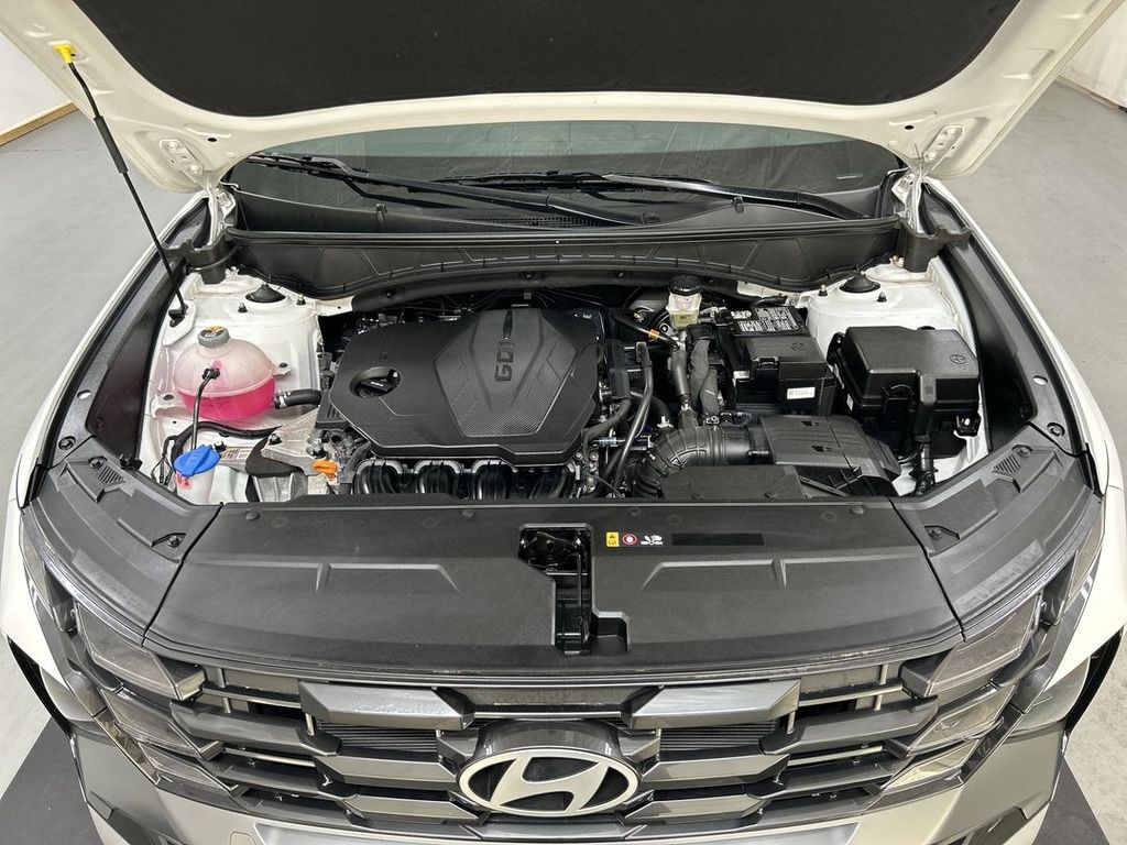 2025 Hyundai Tucson SE - Photo 23