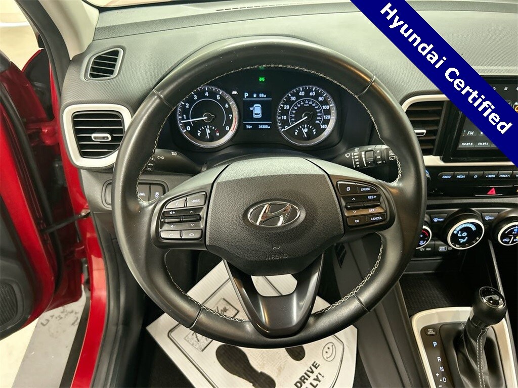 2022 Hyundai Venue SEL Limited photo 2
