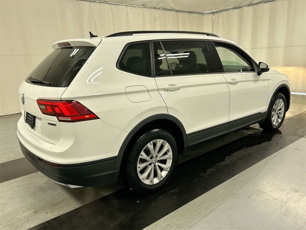 2020 Volkswagen Tiguan S photo 2