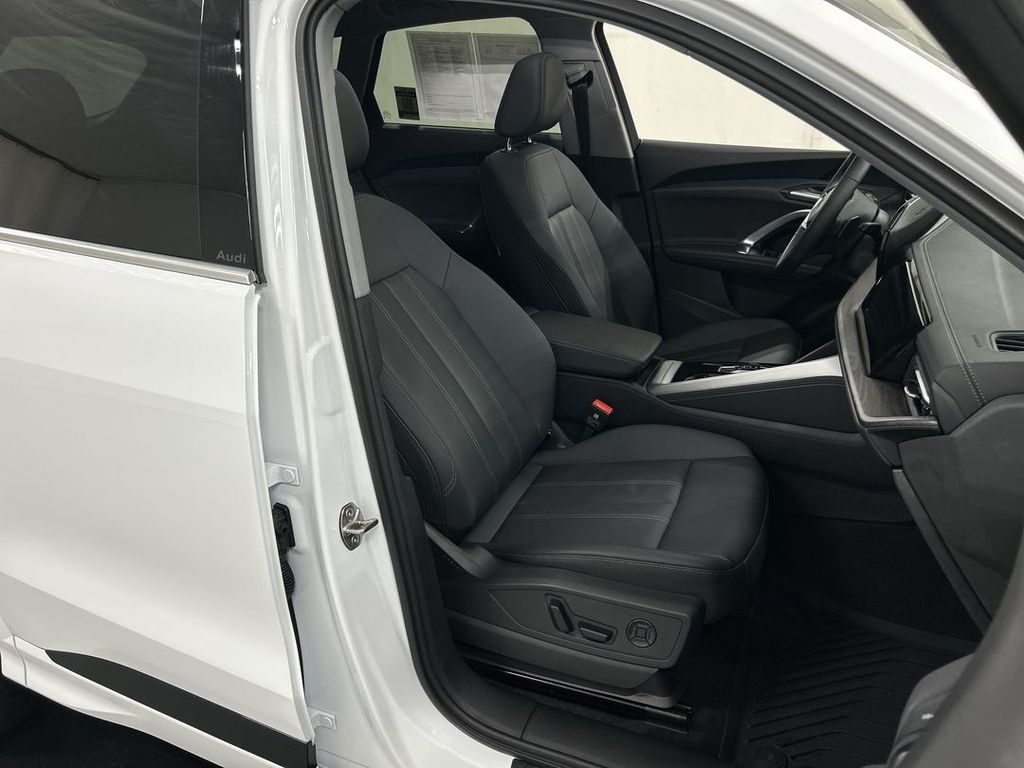2025 Audi Q5 Premium - Photo 25