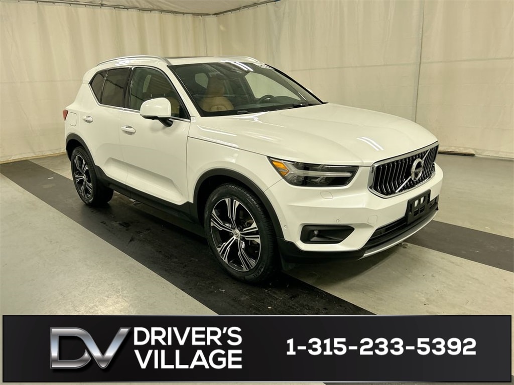 2022 Volvo XC40 Inscription's photo