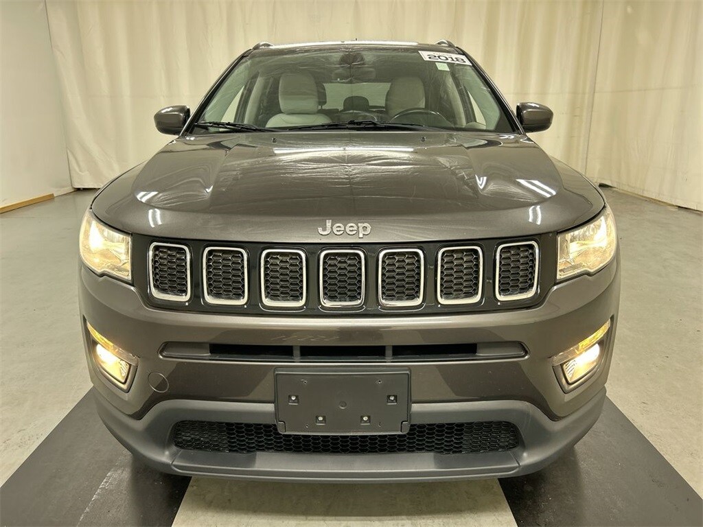 2018 Jeep Compass Latitude photo 2