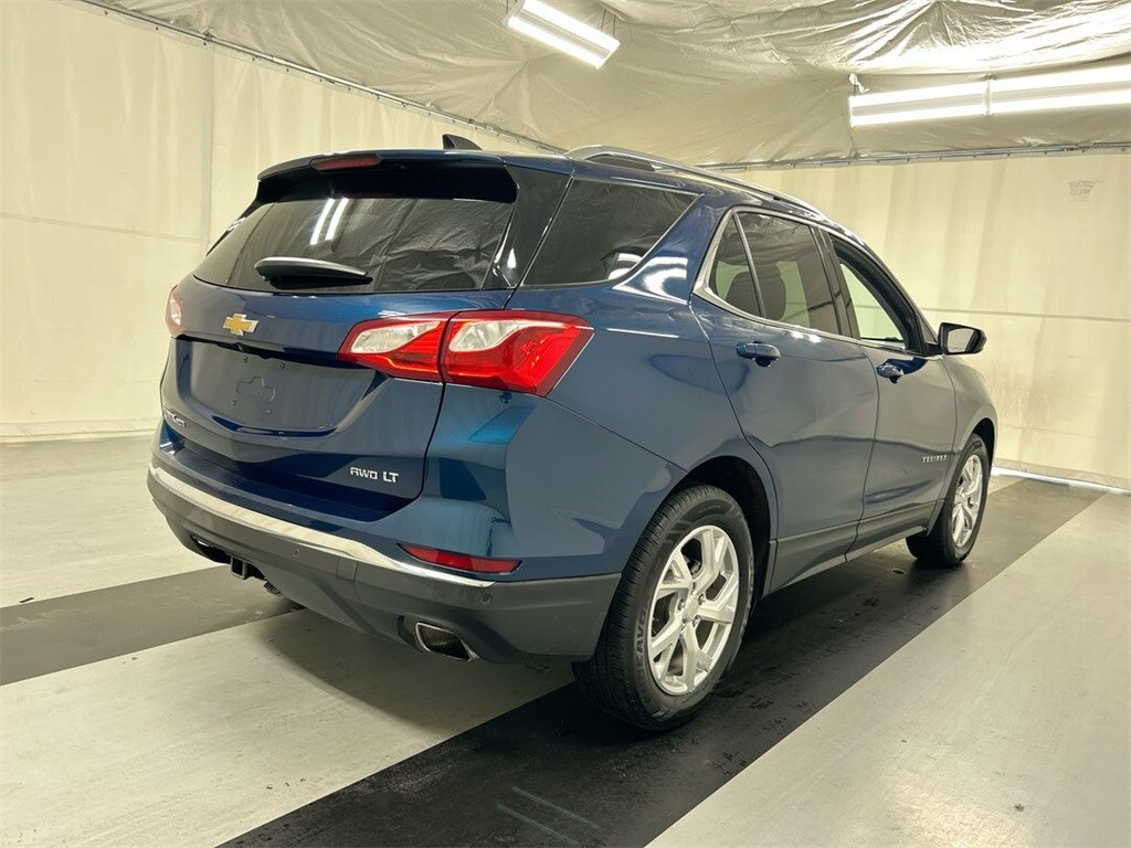 2020 Chevrolet Equinox LT photo 2