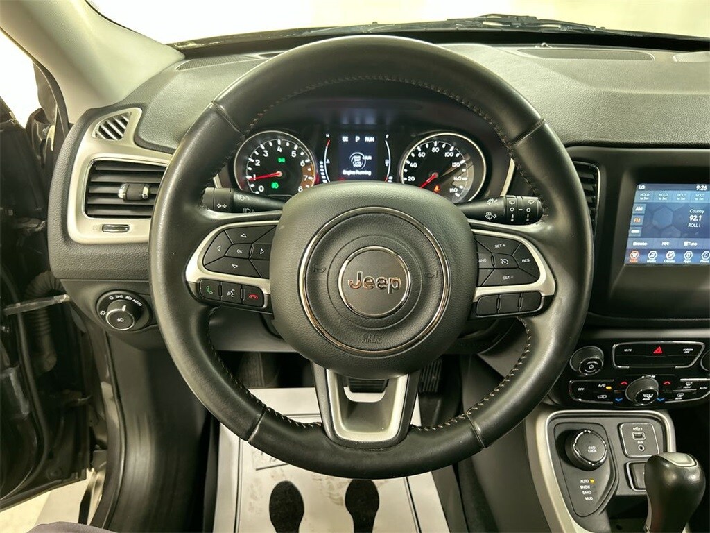 2019 Jeep Compass Latitude photo 2