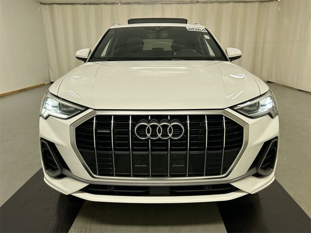 2024 Audi Q3 S line Premium photo 4
