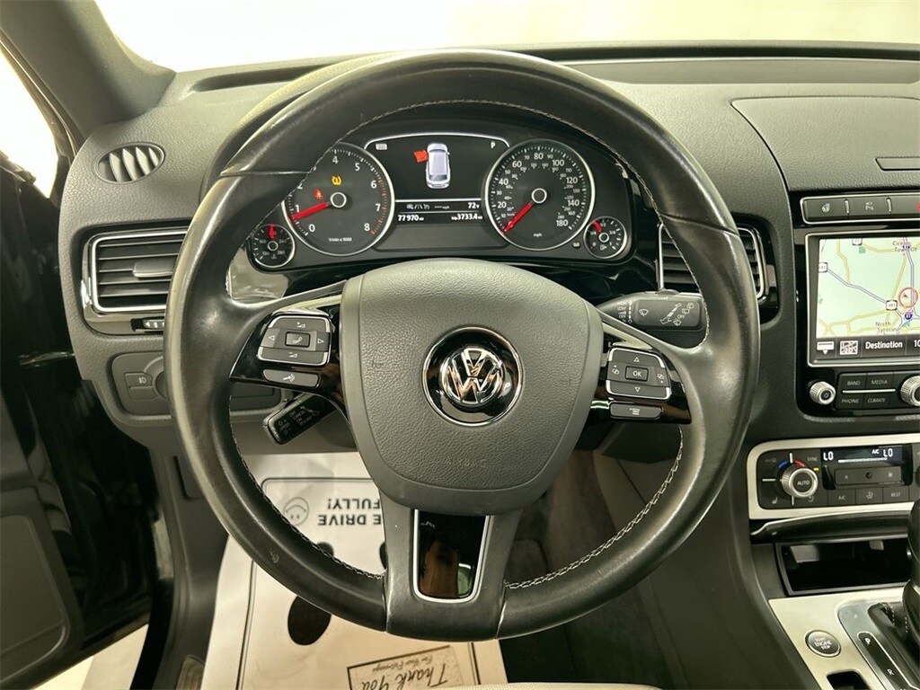2017 Volkswagen Touareg V6 photo 4