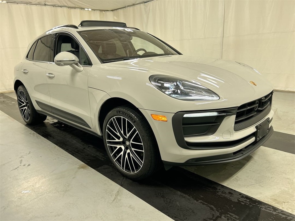 2023 Porsche Macan Base