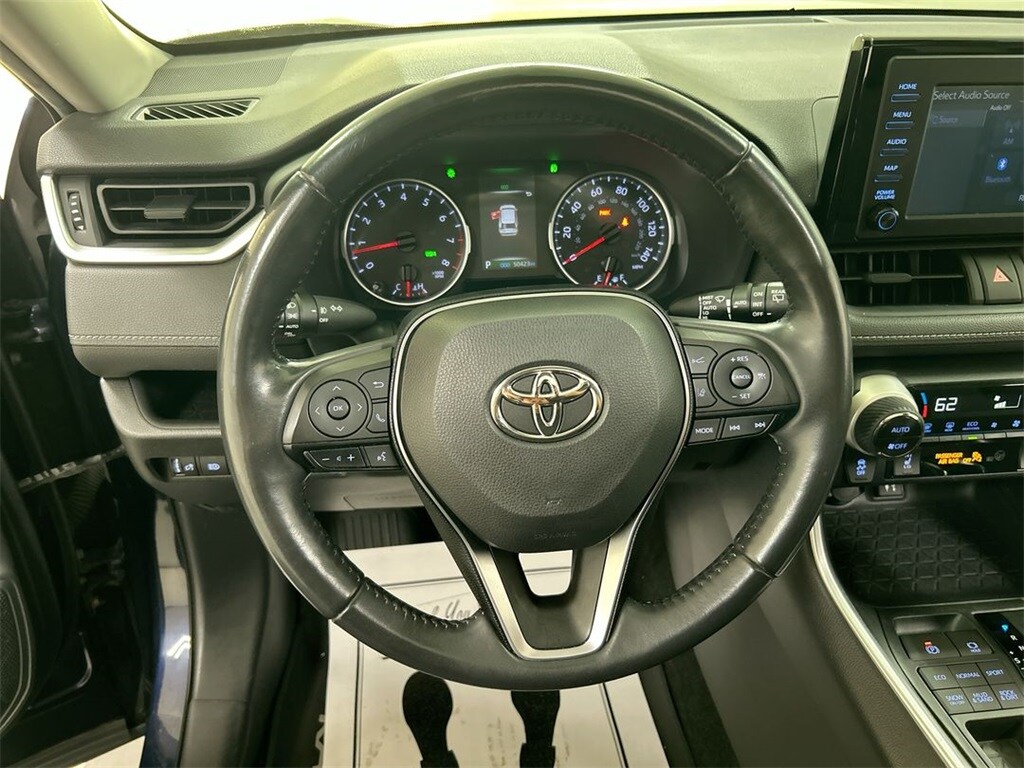2019 Toyota RAV4 XLE photo 4