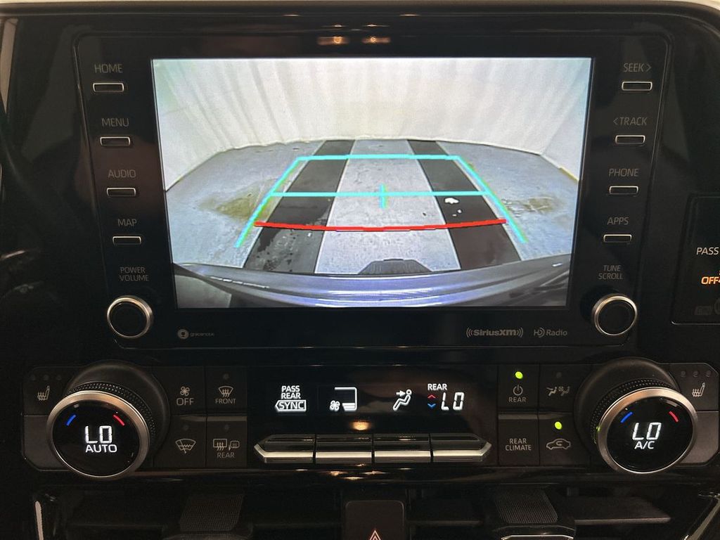 2022 Toyota Highlander XLE - Photo 15