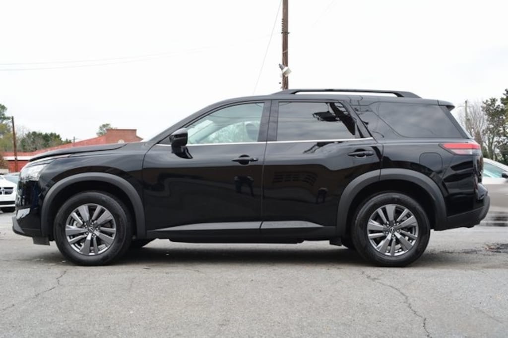 Used 2025 Nissan Pathfinder SV SUV