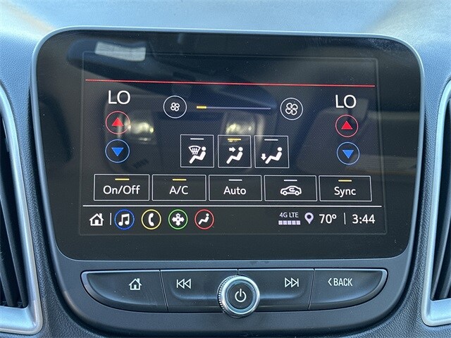 2024 Chevrolet Malibu 1LT photo 3