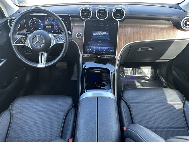 2024 Mercedes Benz GLC 300 photo 2