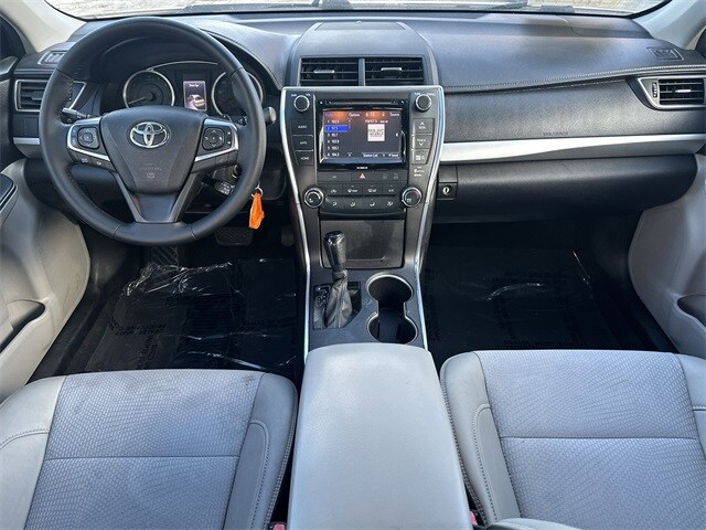 2017 Toyota Camry LE photo 2