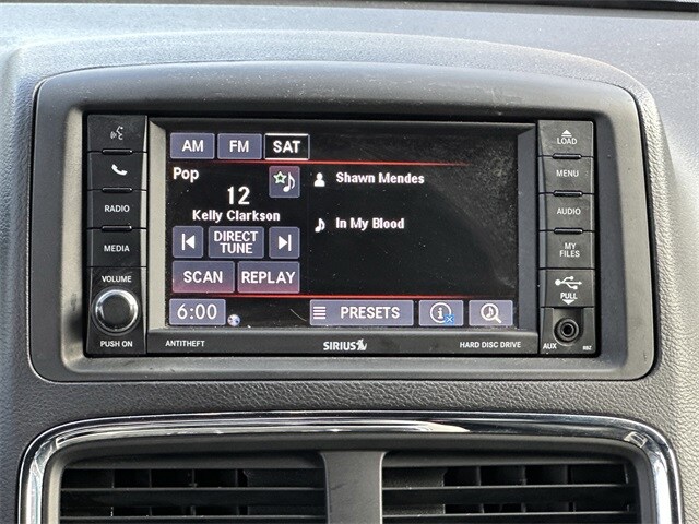 2017 Dodge Grand Caravan SXT photo 3