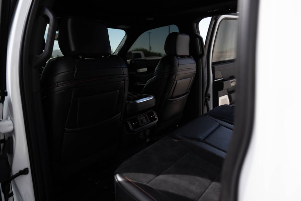 2023 Ford F-150 Raptor - Photo 13