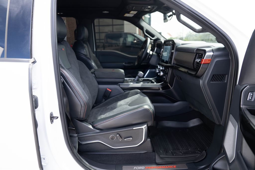 2023 Ford F-150 Raptor - Photo 19