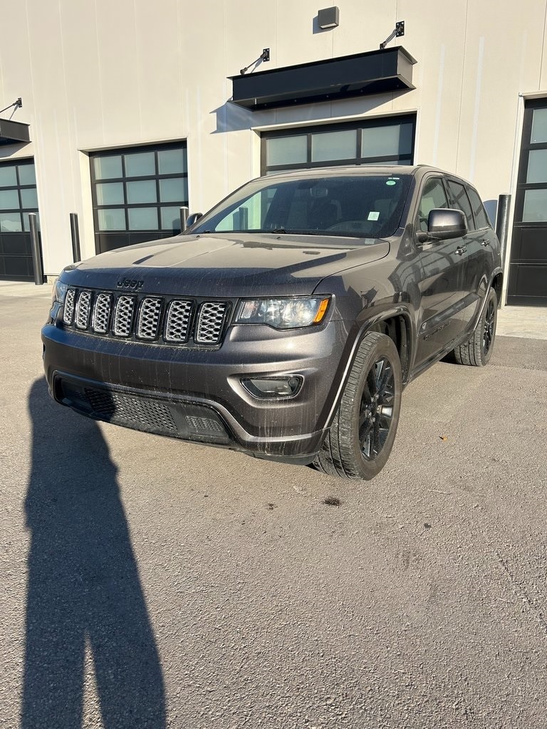 2020 Jeep Grand Cherokee Altitude's photo