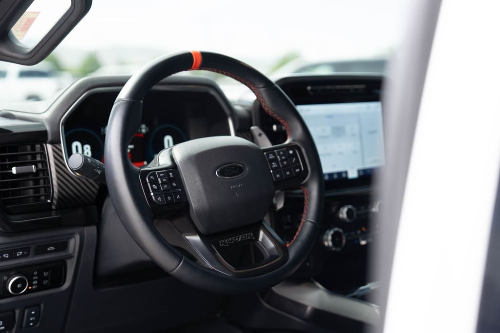 2023 Ford F-150 Raptor - Photo 17