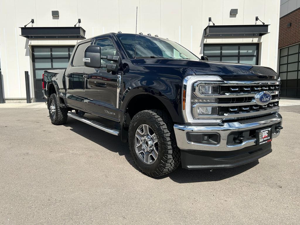 2025 Ford F-350 Lariat 4x4 Crew Cab 160 in SRW's photo