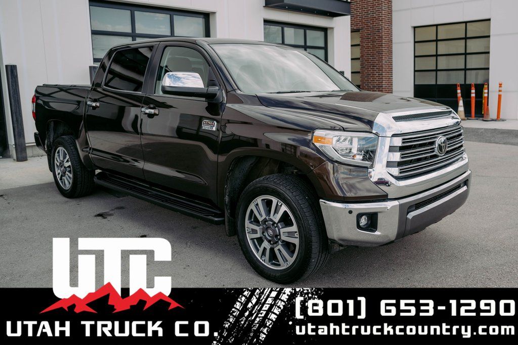 2021 Toyota Tundra Platinum's photo