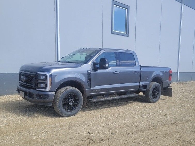 2026 Ford F-350 Lariat 4x4 Crew Cab 160 in SRW's photo
