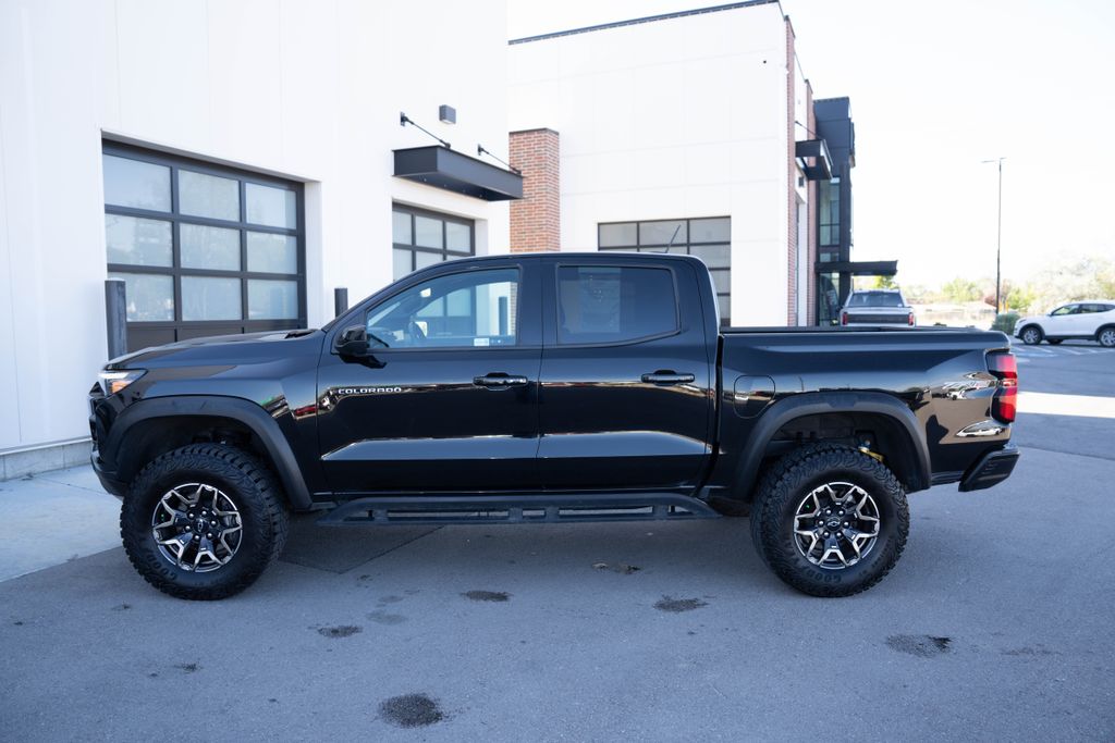 2024 Chevrolet Colorado ZR2 - Photo 6