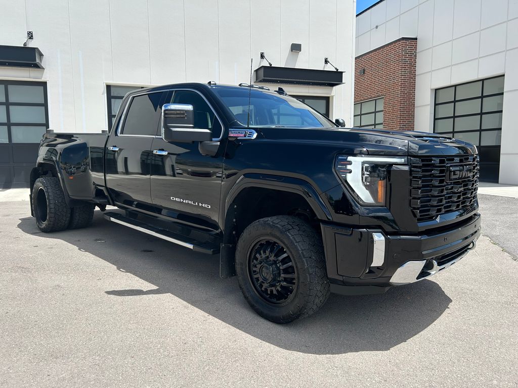 2024 GMC Sierra Denali 4WD Crew Cab Standard Box SRW's photo