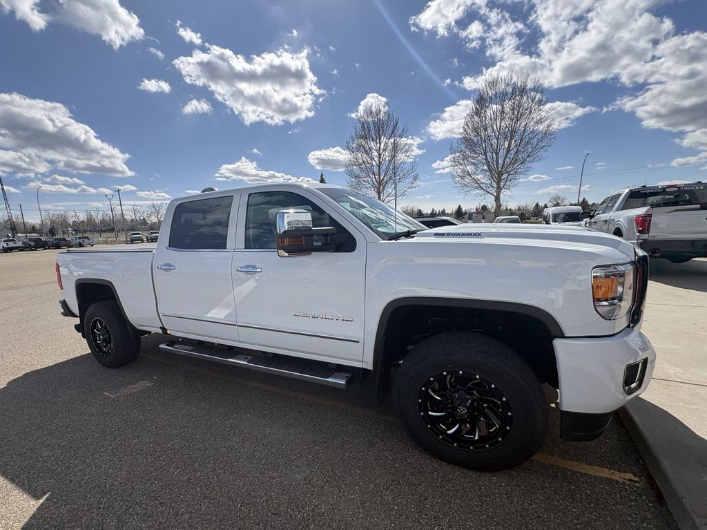 2025 GMC Sierra Denali Ultimate 4WD Crew Cab Long Box SR's photo